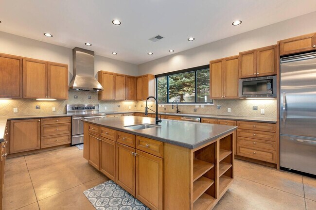 Building Photo - 1942 S Routt Ct