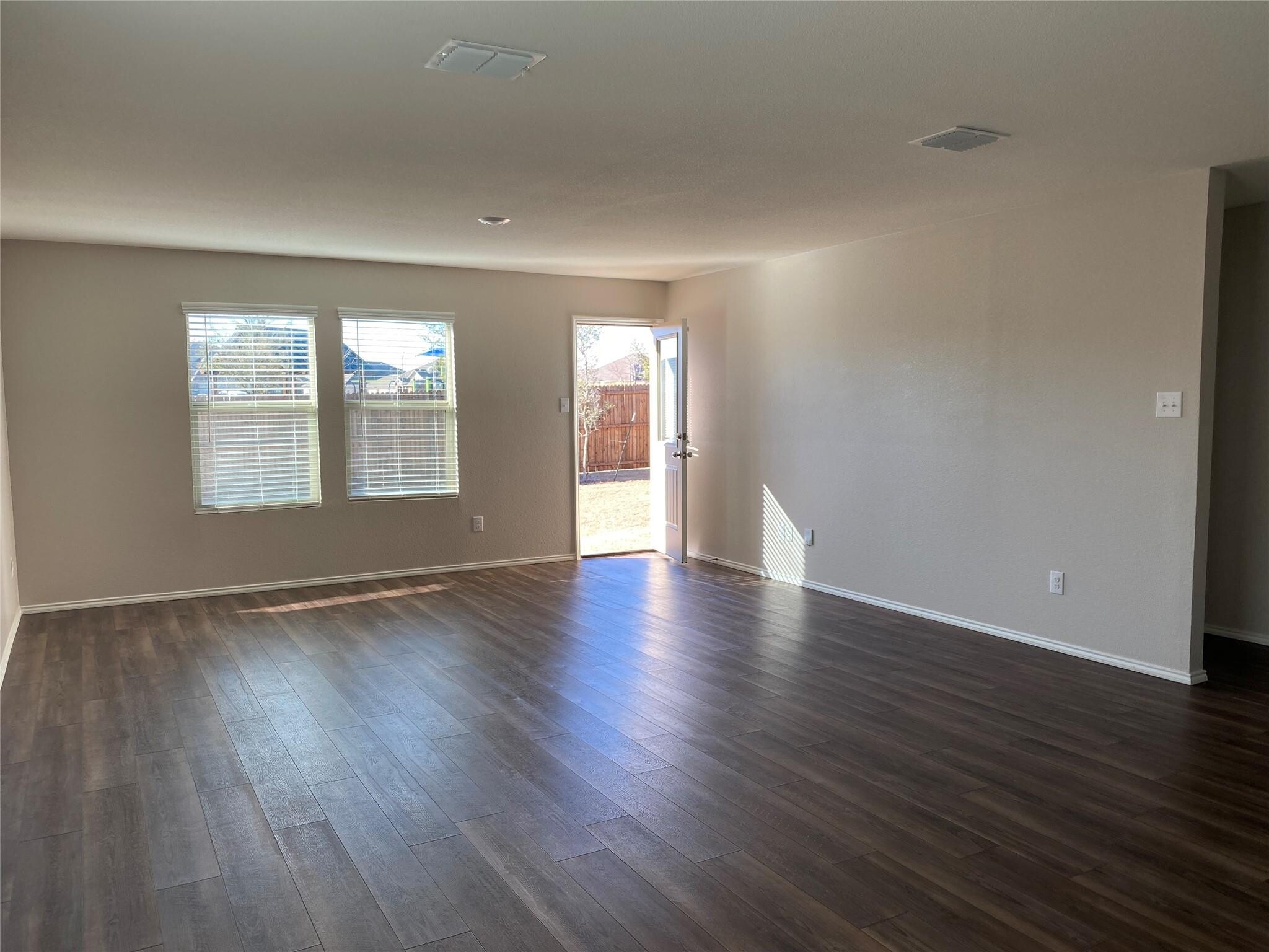 Building Photo - 755 Mulberry Dr