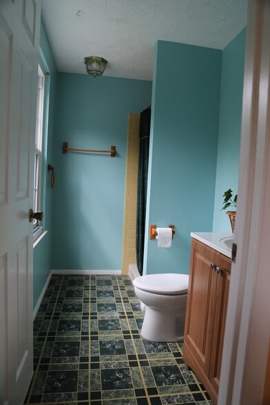Bathroom 2 - 12945 Pinecrest road