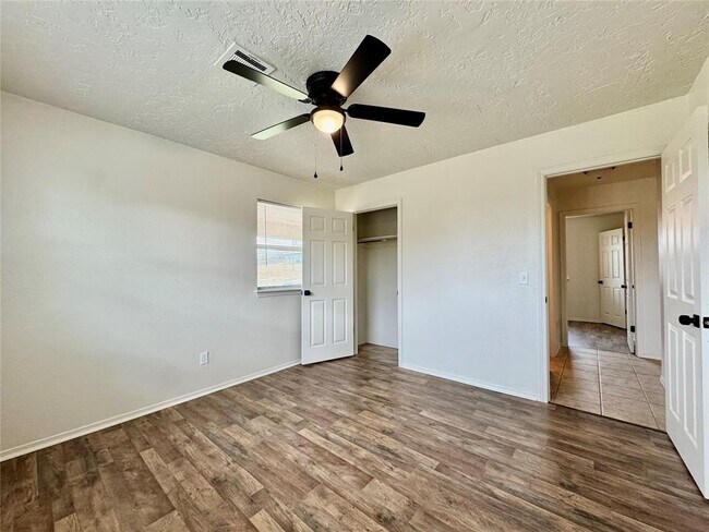 Building Photo - 411 E 3rd St