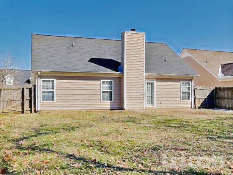 Building Photo - 4021 Deer Run Trce