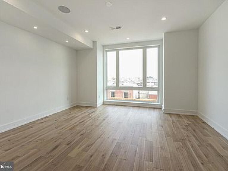 Building Photo - 1544 S 20th St