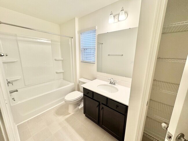 Building Photo - Three bedroom 2 1/2 bath near the I 40 and the I 77