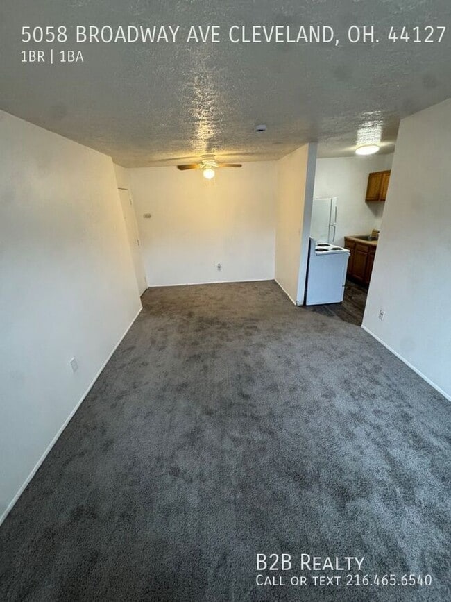 Building Photo - 5058 Broadway Ave