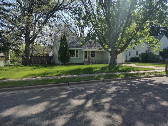 Building Photo - 1328 Wilson Dr