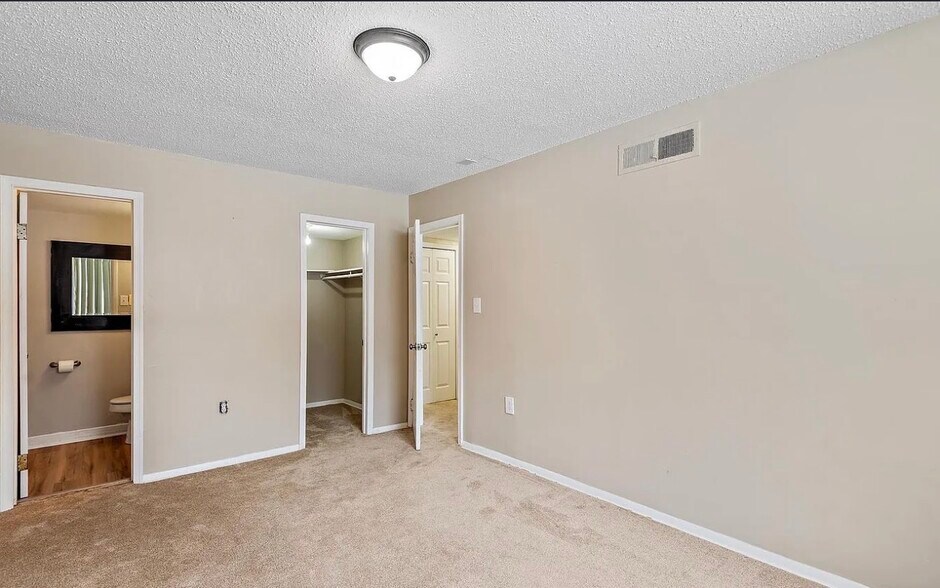 Building Photo - 1826 Metzerott Rd