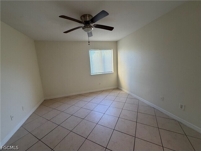Building Photo - 2885 Winkler Ave