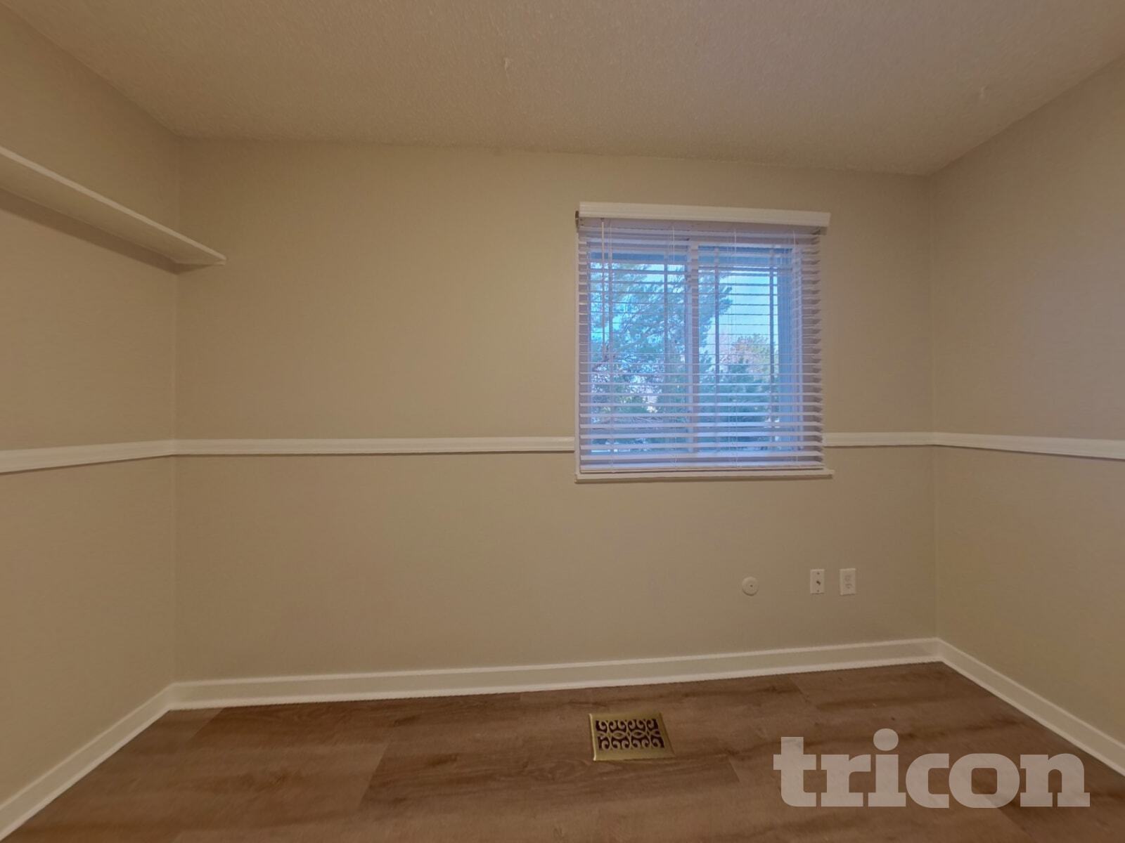 Building Photo - 3057 S Mobile Way