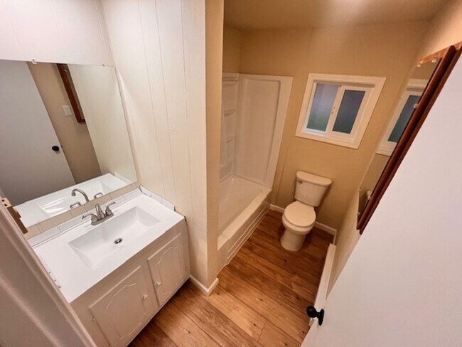 Building Photo - 2167