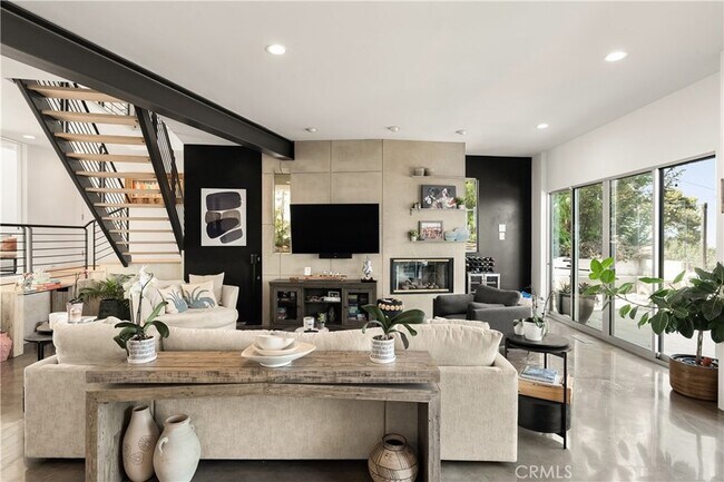 Building Photo - 3230 Tyrol Dr