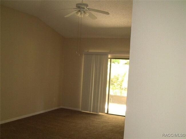 Building Photo - 205 N Entry Oaks Point