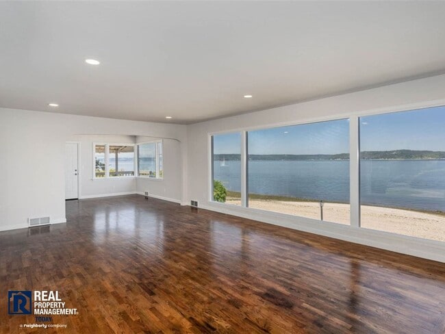 Building Photo - Rare Brown’s Point Beachfront Living – Stunning 3 Bed / 2 Bath Home!