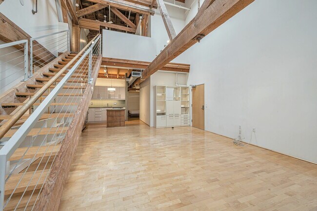 Building Photo - 650 Delancey St