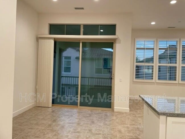 Building Photo - 59 Henson