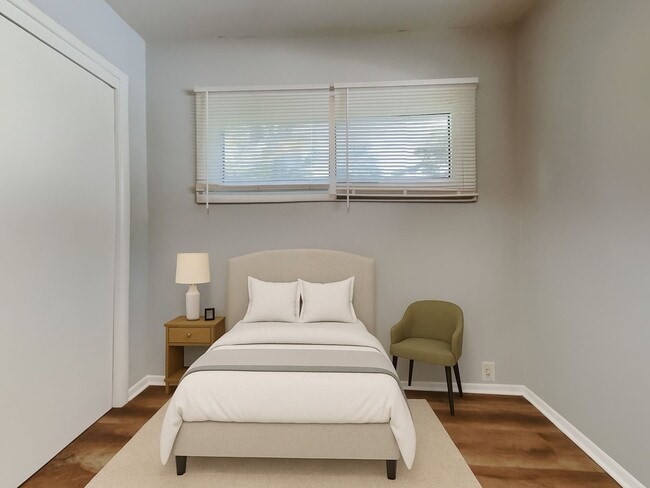 Building Photo - Charming 3-Bedroom Home with Sunroom, Fireplace & Garage in Kansas City, MO!