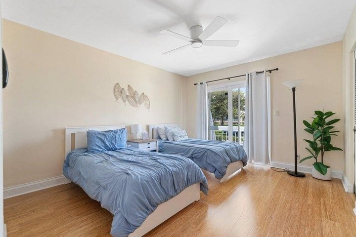 Building Photo - 842 SE 19th Ave