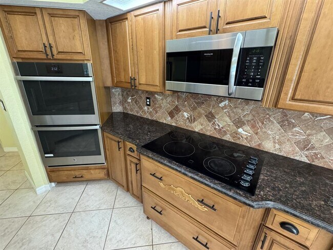 Building Photo - 15696 Hennipen Cir