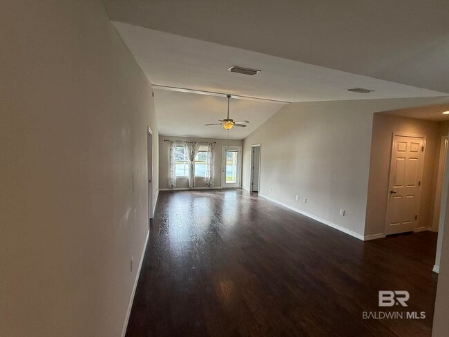 Building Photo - 912 Sentinel Cir