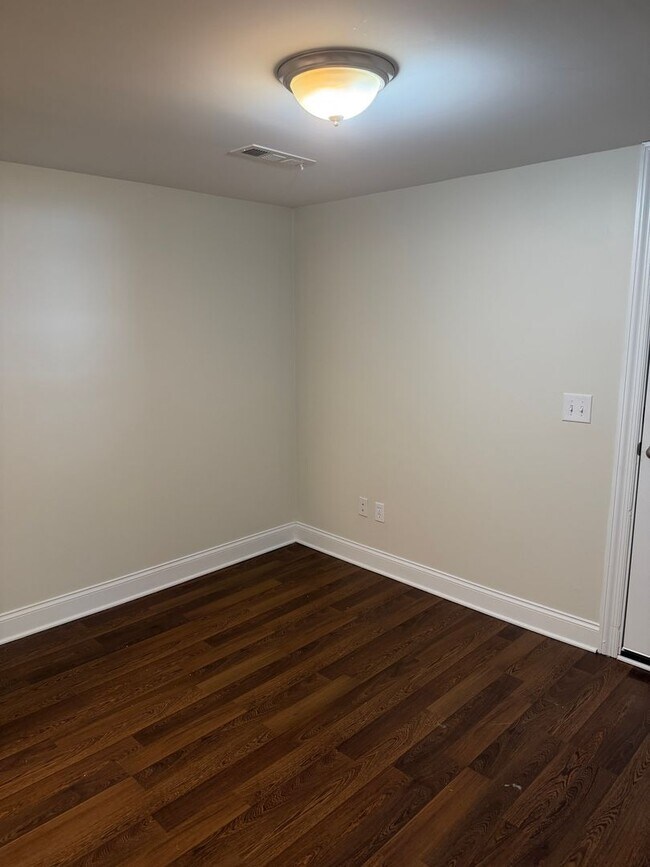 Building Photo - East Brainerd