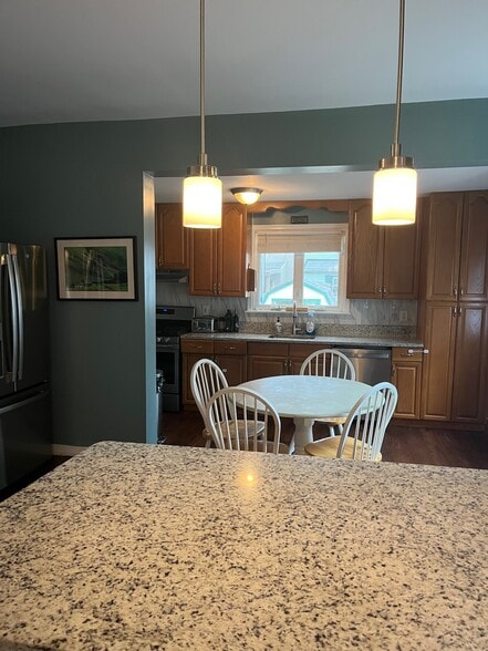 Building Photo - 511 Stanwood St