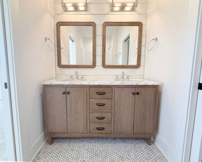 Building Photo - Spacious 4-Bedroom Home Near Tennessee Tech with Pool Access and Pet-Friendly Living