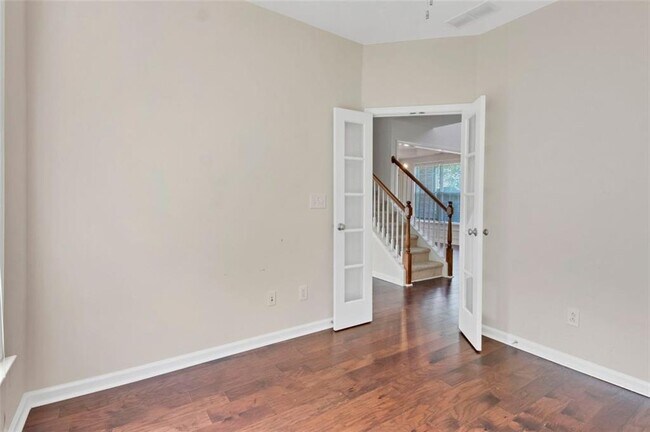 Building Photo - 440 Bayswater Way