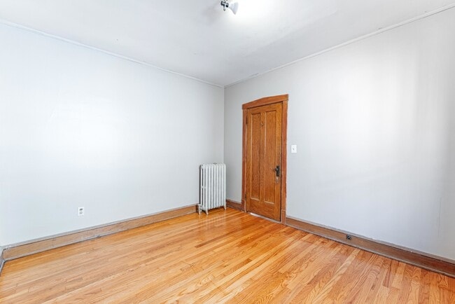 Building Photo - 1845 S Oak Park Ave