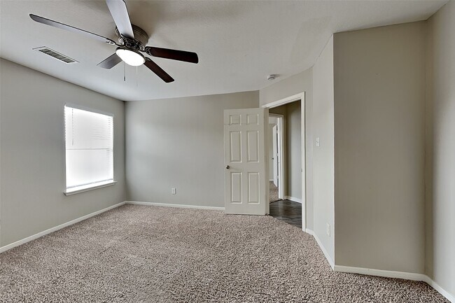 Building Photo - 2331 Trotter Dr
