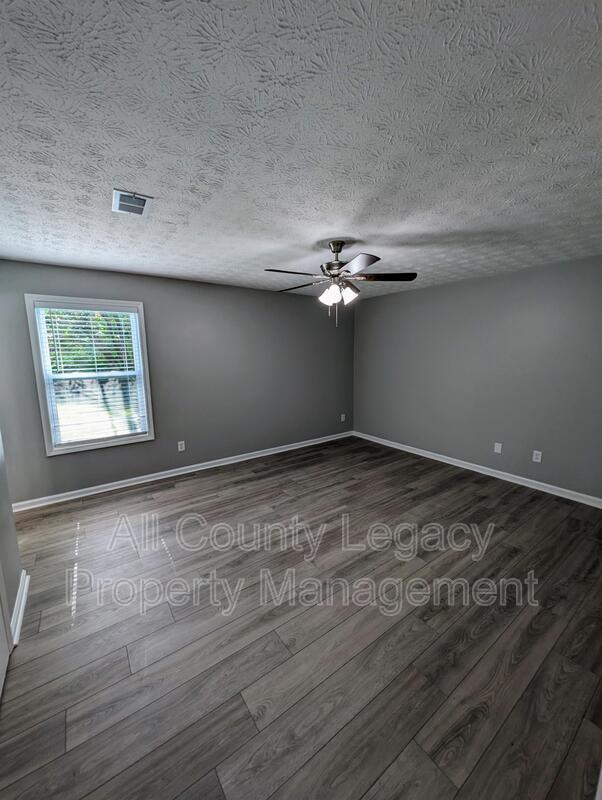 Building Photo - 4340 Bradley Dr SW
