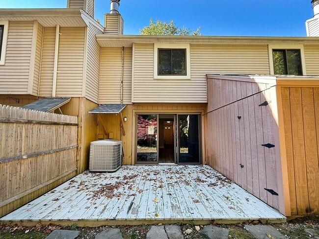 Building Photo - 28 Apple Tree Hill Rd
