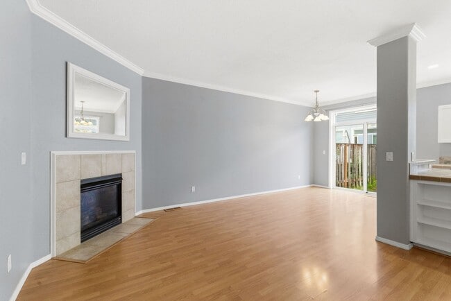 Building Photo - 17208 SW Pleasanton Ln
