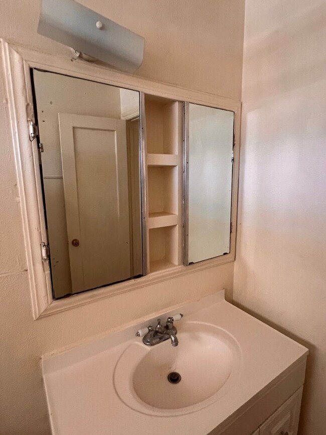 Building Photo - 3rd Street Duplex