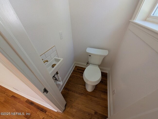 Building Photo - 1429 Azalea Dr