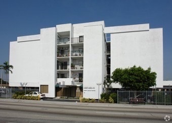 Buildling overview - 444 SW 27th Ave