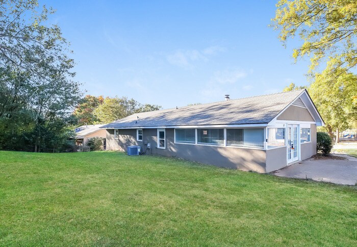 Building Photo - 122 Winterhaven Rd