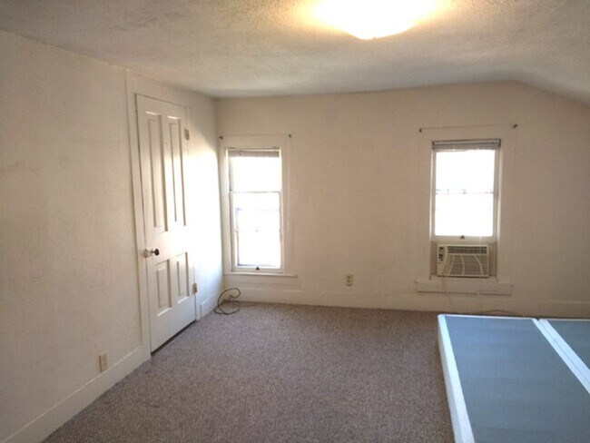 Building Photo - 1604 Adams St