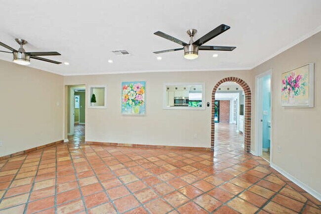 Main Living Area Split Floor Plan - 1127 S Osprey Ave