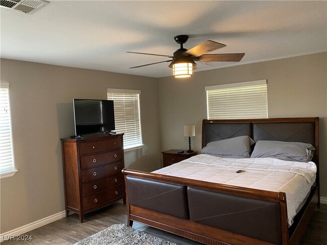 Building Photo - 1005 E McKnight Ave