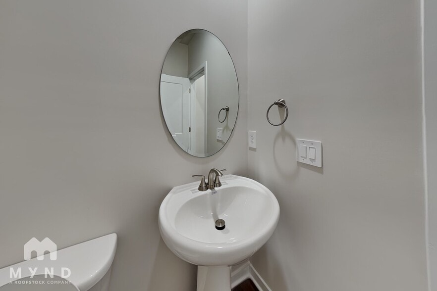 Building Photo - 428 Southland Dr