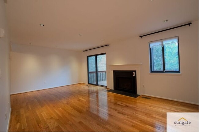 Building Photo - 418 Five Farms Ln