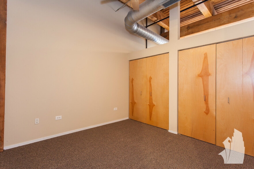 Building Photo - 1500 W Monroe St