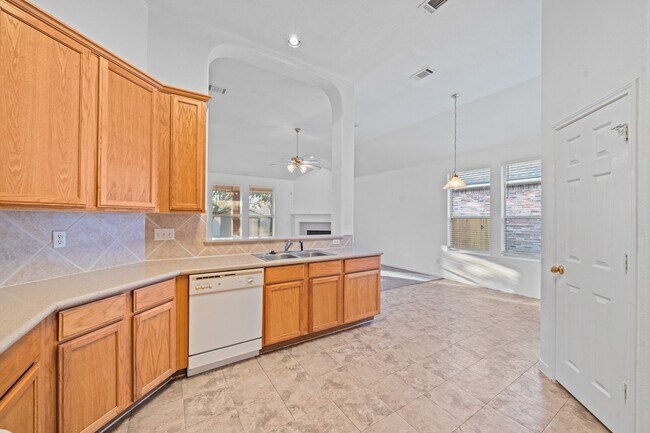 Building Photo - 4815 Plum Forest Rd