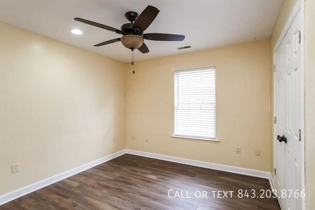 Building Photo - 9592 Crosscut Dr