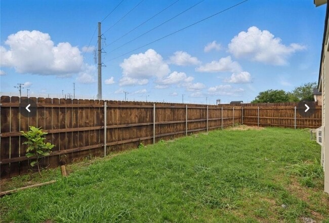 Building Photo - 310 California Dr