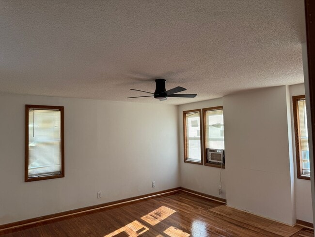 Building Photo - 408 3rd Ave NW