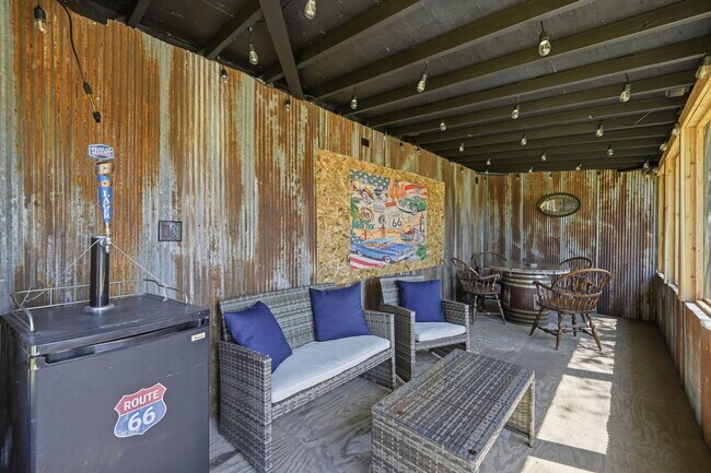 Building Photo - 34500 S Lakeside Terrace