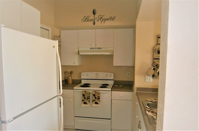 Building Photo - 2302 Mid Town Terrace