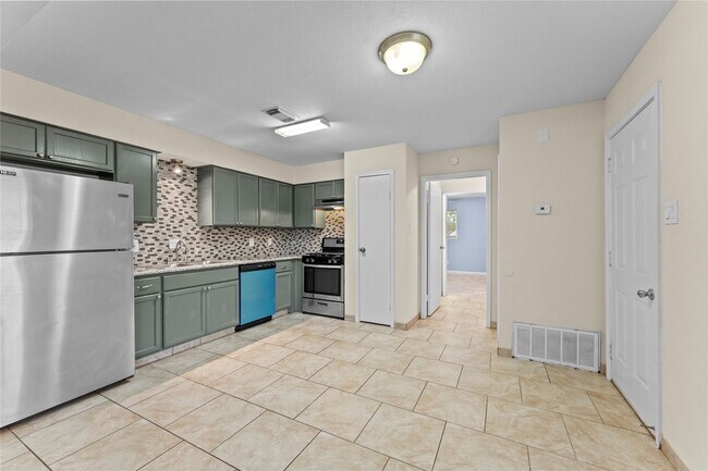 Building Photo - 5035 Reno Dr