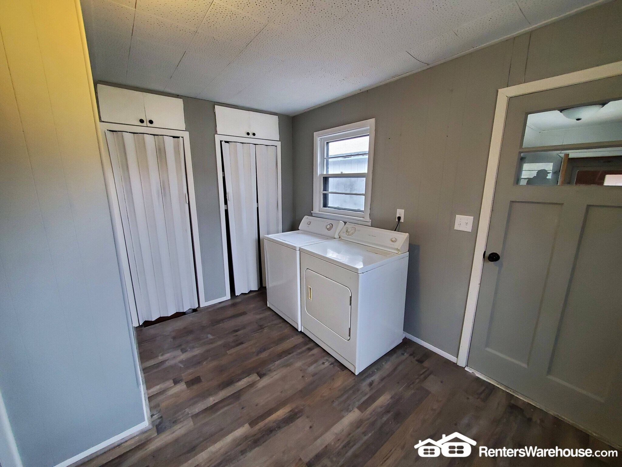 Building Photo - 111 Douglas Ave W