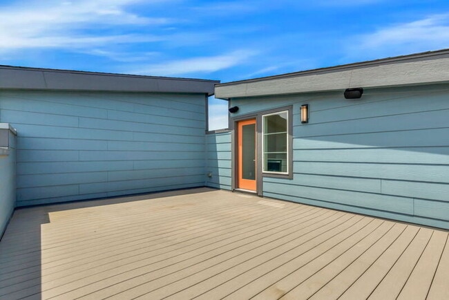 Building Photo - 1555 W 67th Ave